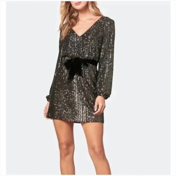 BB Dakota by Steve Madden Dresses & Skirts - New BB Dakota Black Glow Up Fast Sequin V Neck Mini Dress Size Small NWT